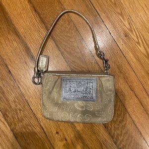 NWOT Authentic Gold Coach Poppy Wristlet